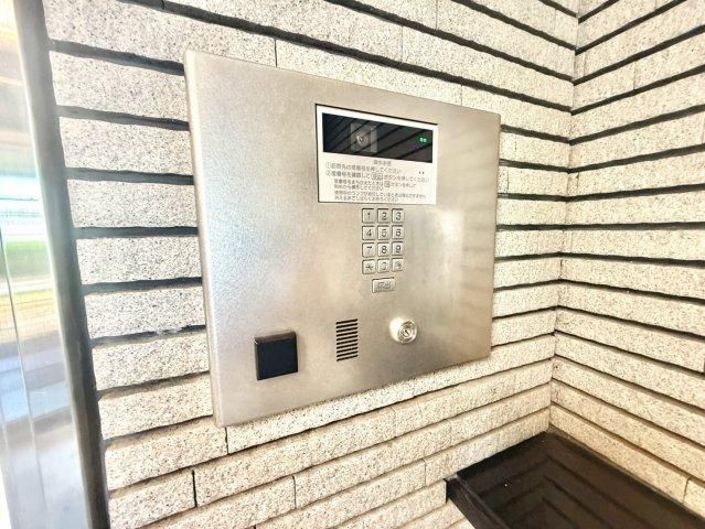 Renovated 2LDK Apartment for Sale in Kawasaki, Kanagawa - Thumbnail 4