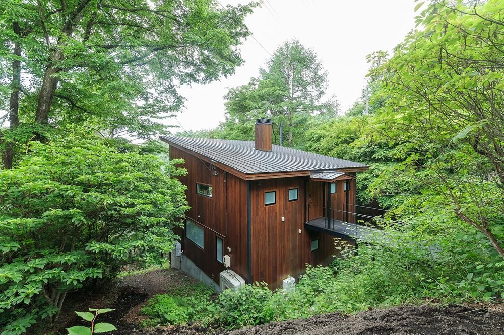 Renovated 2LDK House for Sale in Karuizawa, Nagano - Thumbnail 2