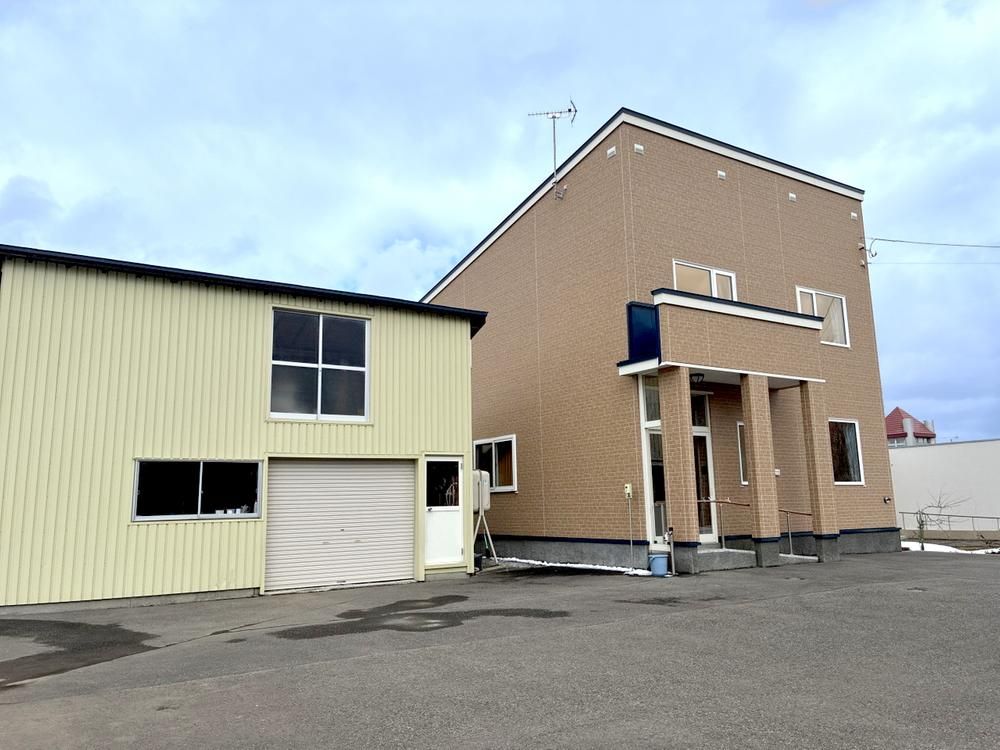 4LDK House for Sale in Makkari, Hokkaido with 661.5 sqm Land - Image 1