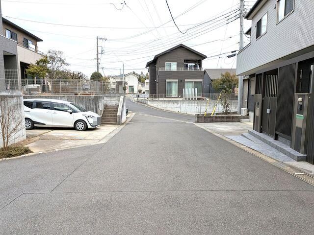 6LDK+S House for Sale in Funabashi, Chiba - 188.79 sqm - Thumbnail 2