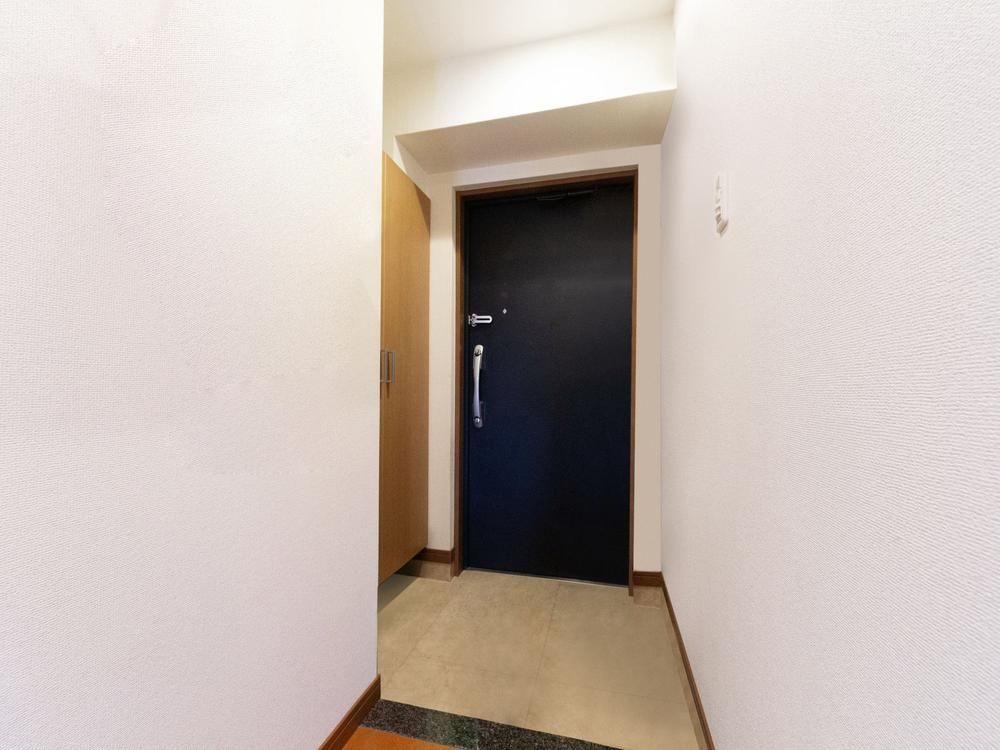 3LDK Corner Apartment for Sale in Yamato City, Near Minamirinkan Station - Thumbnail 3