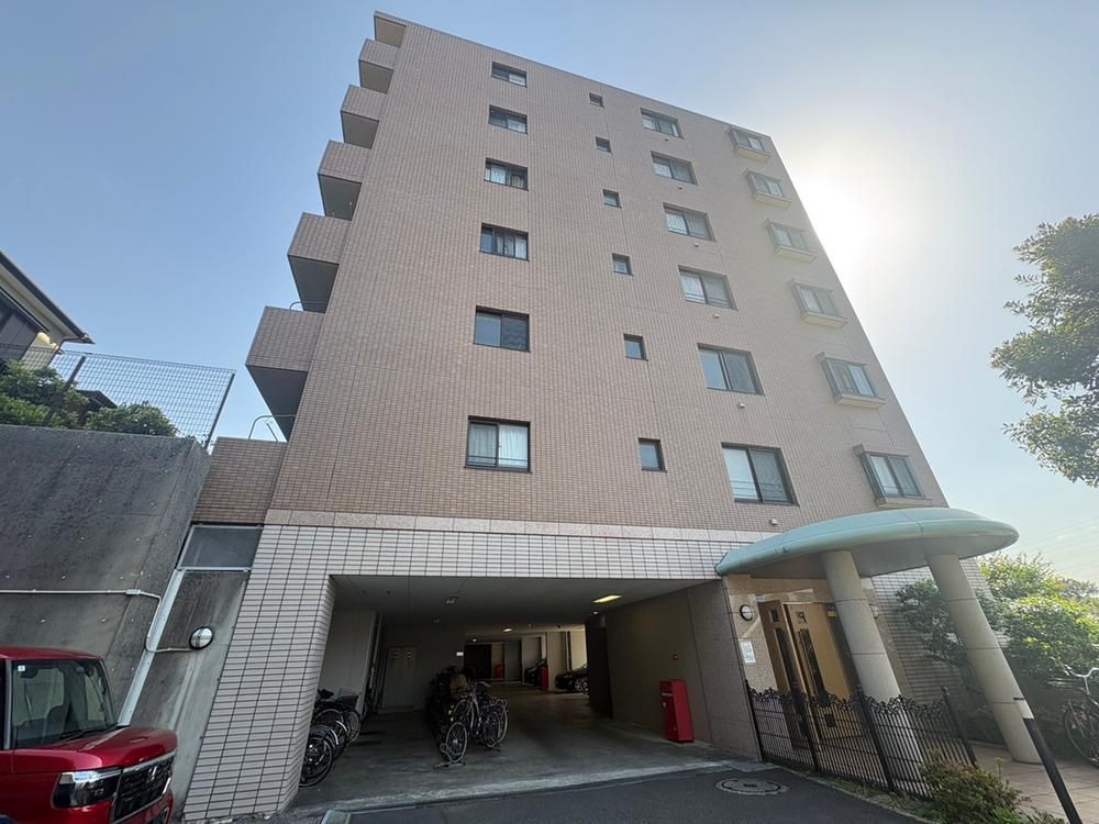 Renovated 3LDK Apartment in Kawasaki Takatsu Ward for Sale - Thumbnail 2