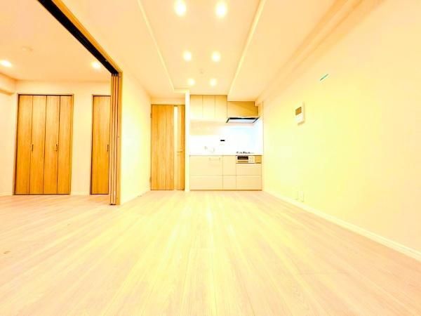 2DK Apartment for Sale in Yokohama Minami Ward, 44.49m² - Thumbnail 2
