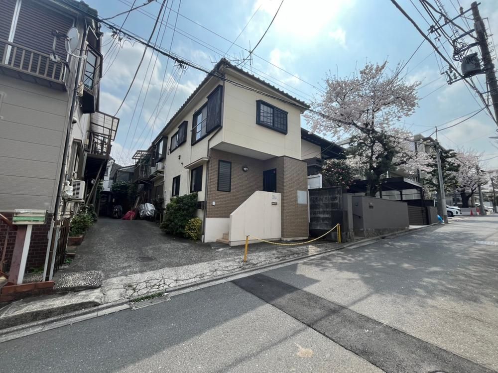 3DK House for Sale in Higashinakano, Nakano Ward, Tokyo - Thumbnail 3