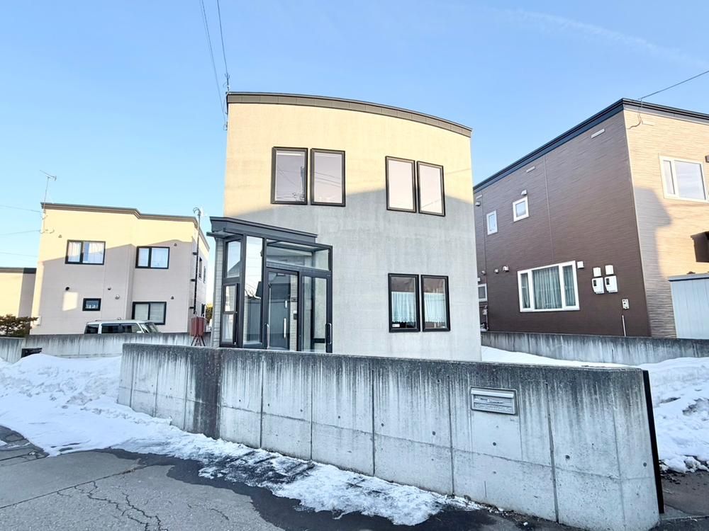 5LDK Resale House for Sale in Chitose City, Hokkaido - Thumbnail 2