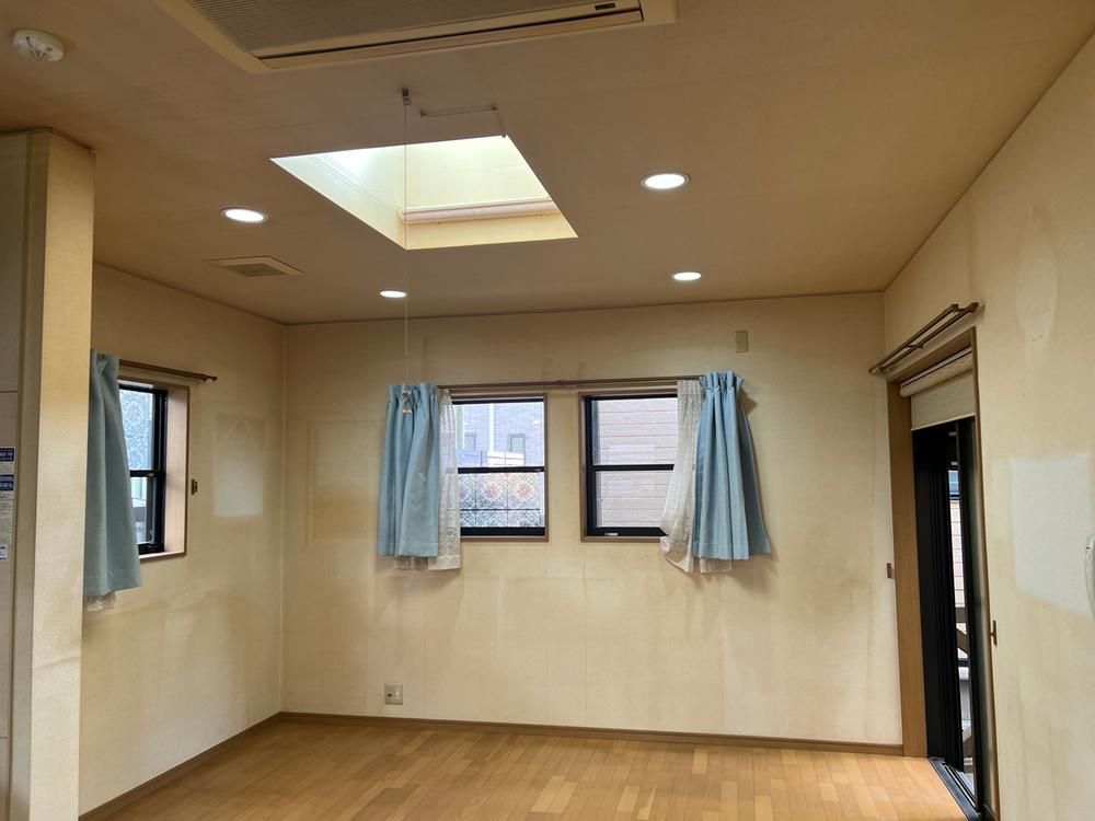 5LDK+S House with Courtyard Deck in Nanki-no-Dai, Wakayama - Thumbnail 3
