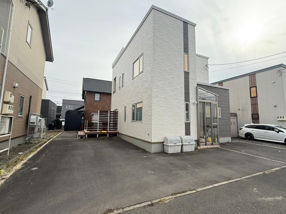 3LDK+S House in Sapporo's Kita Ward with 226m² Land - Thumbnail 3