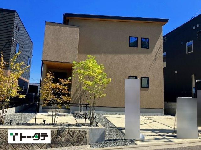 Stylish 3LDK House with Solar Power in Asaminami, Hiroshima - Thumbnail 2