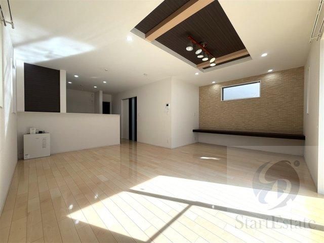 4LDK House for Sale in Nishi Ward, Saitama City with Solar Panels - Thumbnail 4