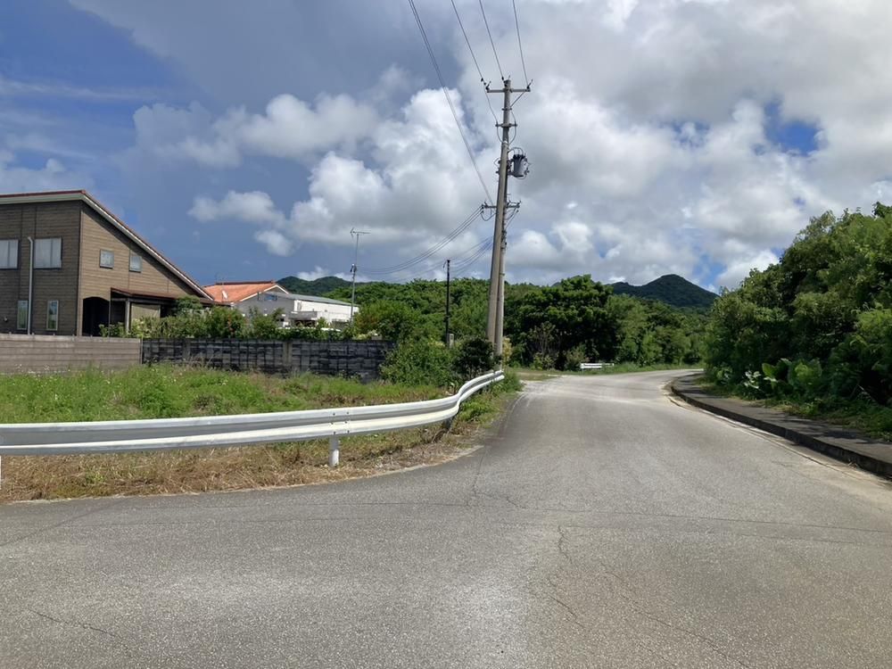 Land for Sale in Motobu Town, Okinawa - 206m2 Corner Lot - Thumbnail 3