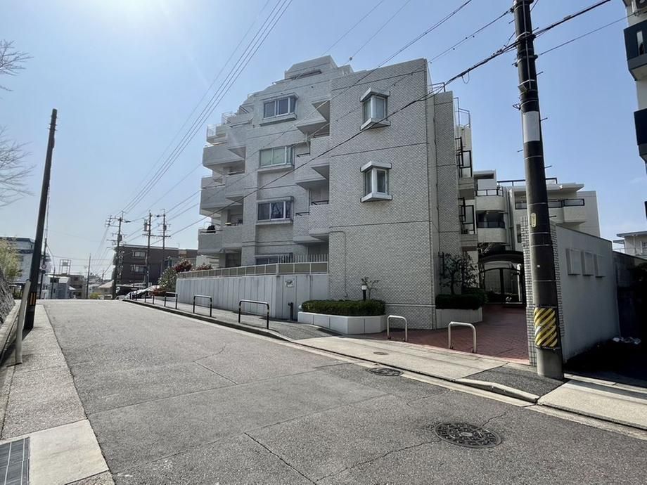 4LDK Corner Apartment near Ichisha Station, Nagoya | 25,000,000 Yen - Thumbnail 3