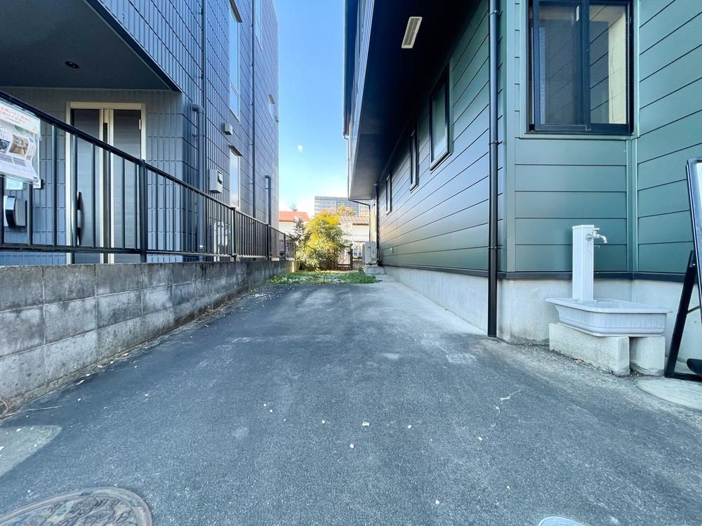 Renovated 2LDK House Near Higashi-Ome Station, Tokyo - Thumbnail 3