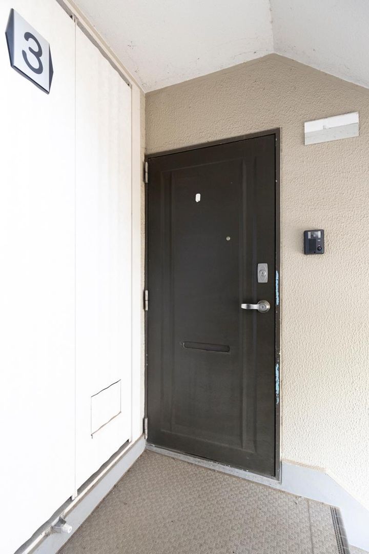 2LDK Renovated Apartment for Sale in Funabashi, Chiba - 7 Million Yen - Thumbnail 3