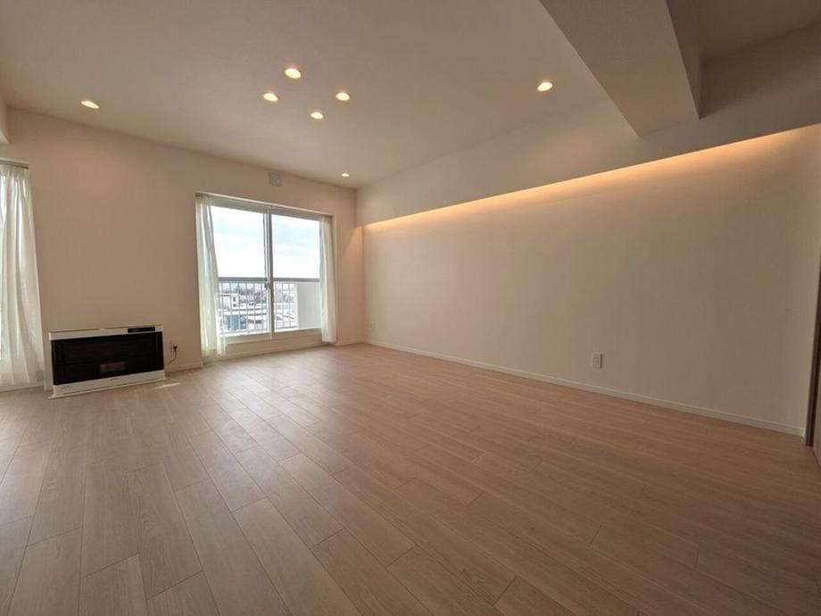 Renovated 3LDK Apartment for Sale in Sapporo Higashi Ward - Thumbnail 4