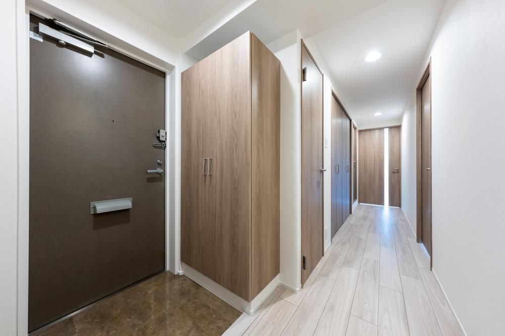 Renovated 3LDK Apartment for Sale in Kawasaki, Kanagawa - Thumbnail 2