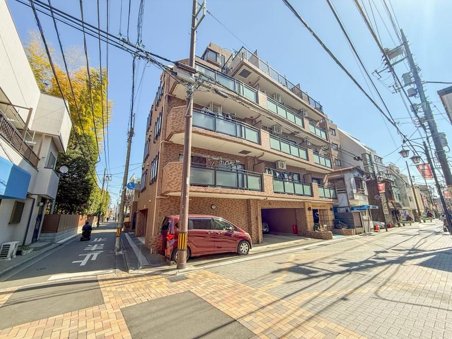 Renovated 2LDK Apartment Near Kita-Urawa Station in Saitama - Thumbnail 2