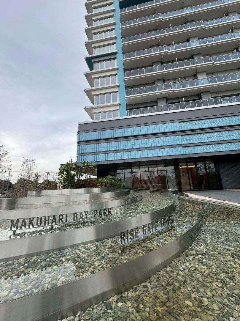 New 3LDK Corner Apartment in Makuhari Bay Park, Chiba - Thumbnail 2