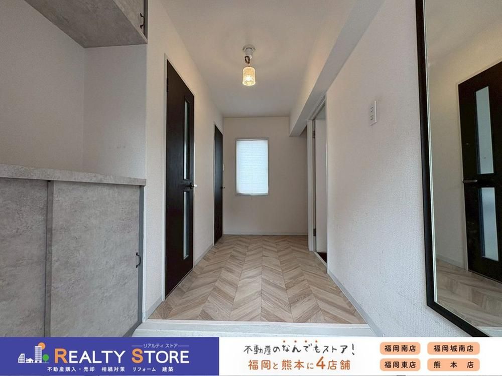 3LDK Apartment with Roof Balcony for Sale in Fukuoka Minami Ward - Thumbnail 4