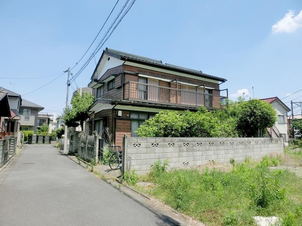 6LDK Detached House for Sale in Fuchu, Tokyo - Image 1