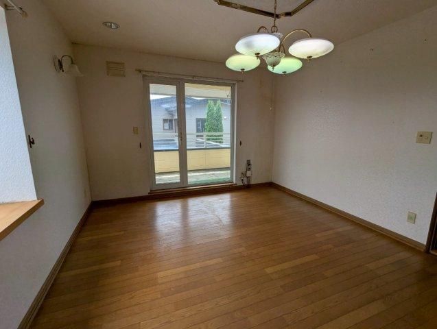 Shop-Attached House for Sale in Kushiro, Hokkaido - 4LDK+S - Thumbnail 2
