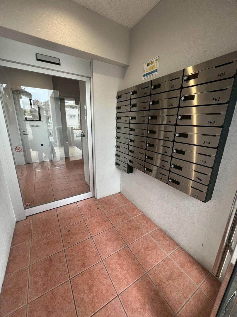 2LDK Apartment for Sale in Okinawa City, Okinawa - 61.23m2 - Thumbnail 2