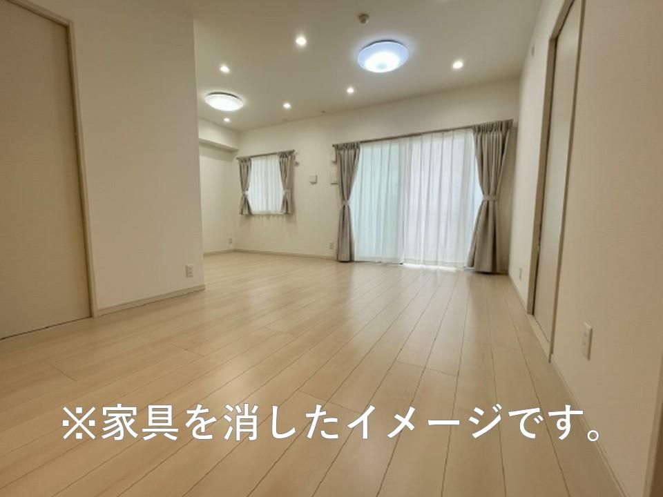 2LDK Apartment for Sale in Okinawa City, Okinawa - 61.23m2 - Thumbnail 4