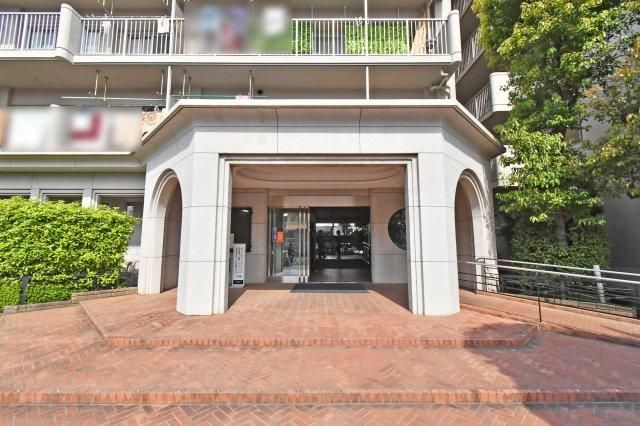 Renovated 3LDK Apartment in Kita-ku, Saitama - Thumbnail 2