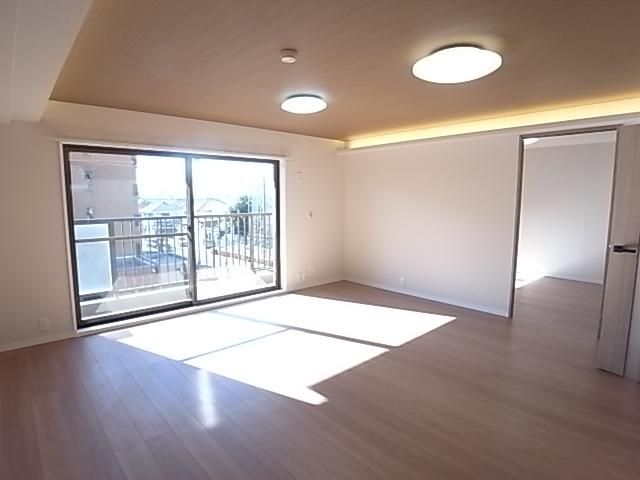 Renovated 4LDK Apartment in Shimotsuke, Tochigi - 96m² - Thumbnail 3