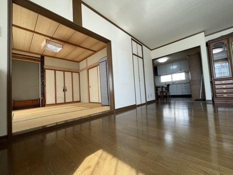5LDK House for Sale in Asahikawa, Hokkaido - 578.4 sqm Land - Thumbnail 4