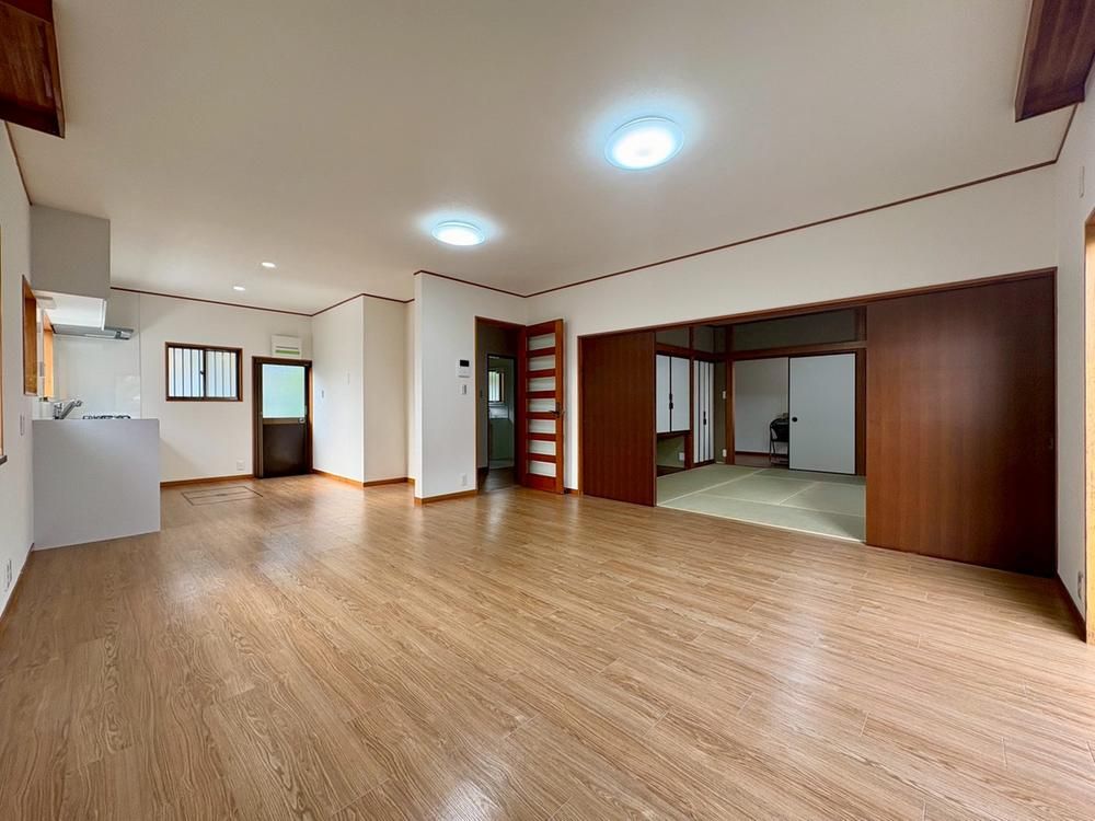 Newly Renovated 4LDK House in Isogo, Yokohama - 127m2 - Thumbnail 2