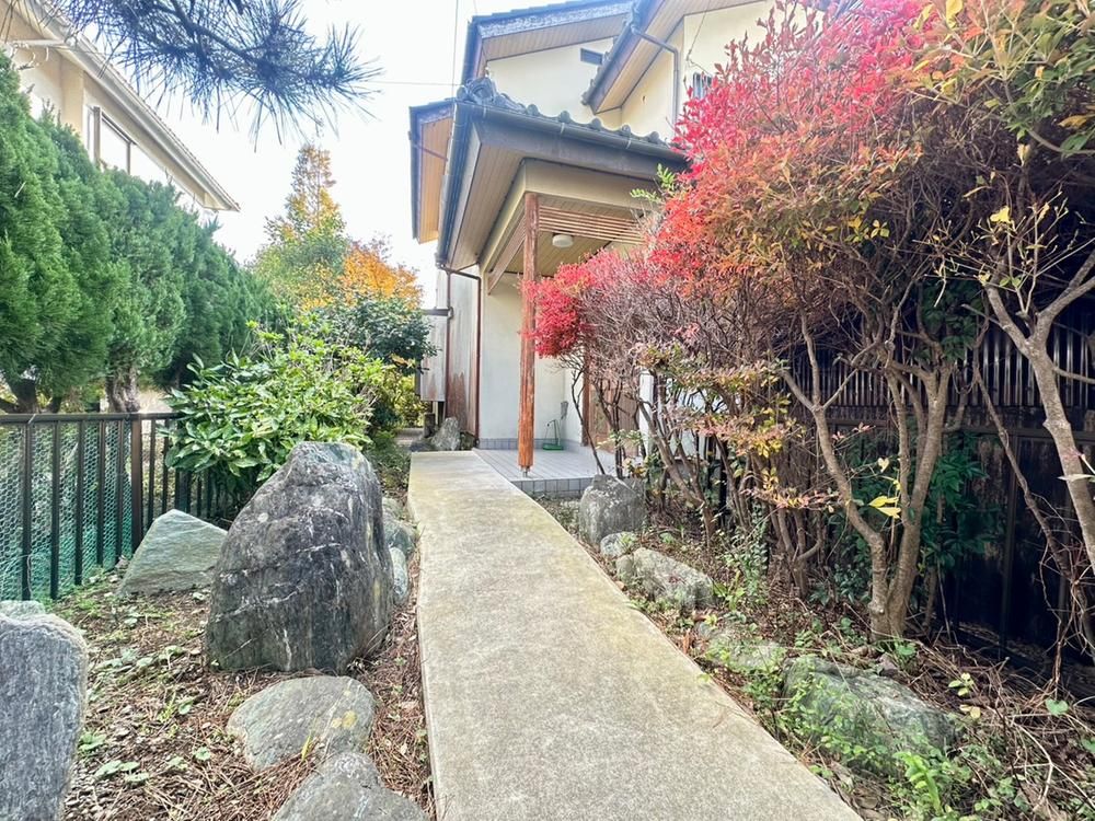 4LDK Detached House with Large Garden in Sakae-machi, Chiba - Thumbnail 3