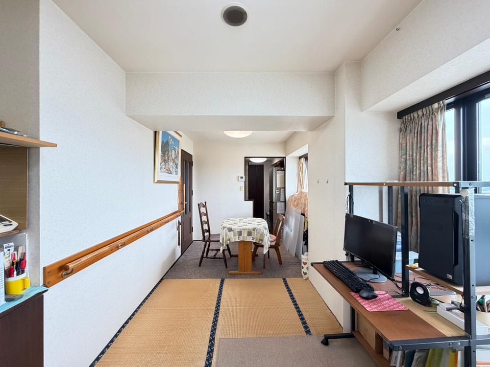3LDK Apartment for Sale in Komaki City, Aichi Prefecture - Thumbnail 3