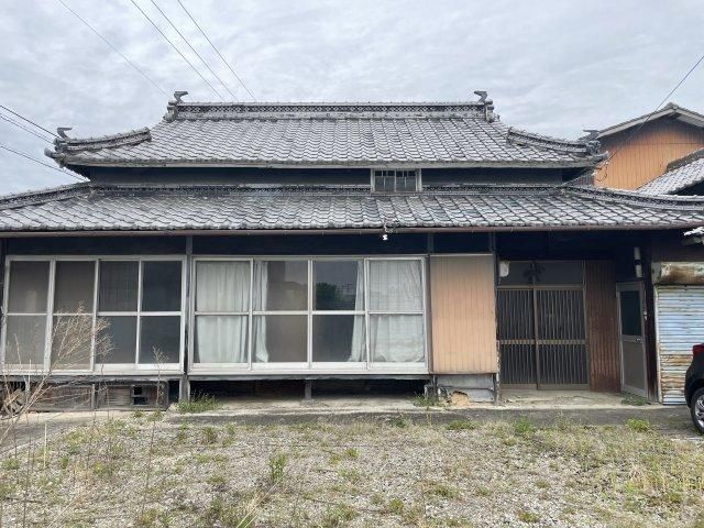 8DK House in Sakaide with Large Garden and Parking - Thumbnail 2