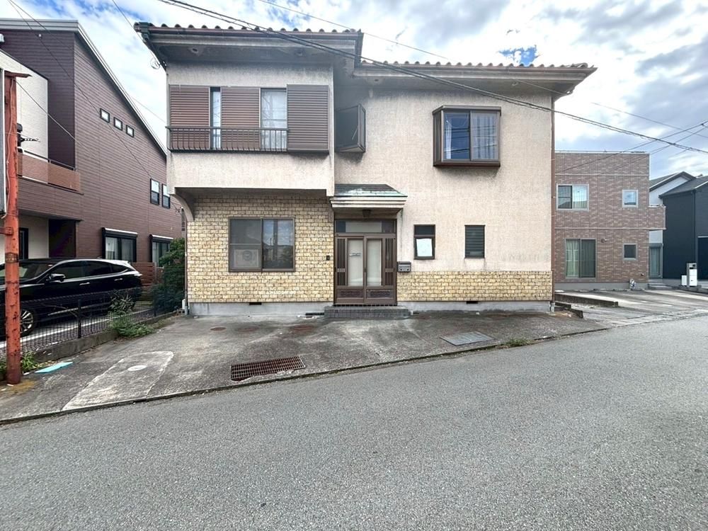 6LDK House for Sale in Numazu, Shizuoka - 890万円 - Thumbnail 2
