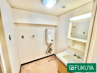3LDK Apartment for Sale in Yamatokoriyama, Nara - 81m² — Bathroom, Yamatokoriyama, Nara