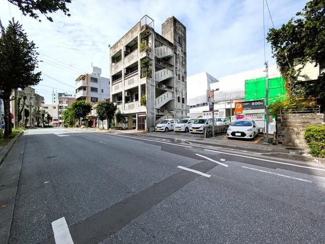 Land for Sale in Naha, Okinawa - 142.24 sqm near Kenchomae Station - Thumbnail 2