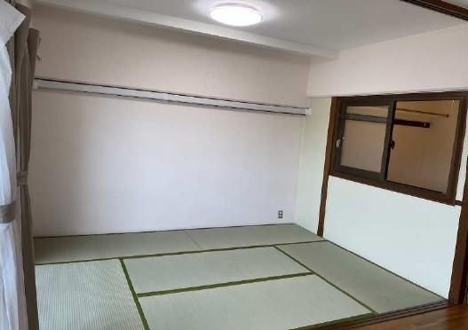 2LDK Apartment for Sale in Naha, Okinawa - 48.76m² - Thumbnail 2
