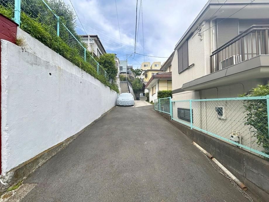 4LDK+S Detached House for Sale in Tsurumi-ku, Yokohama - Thumbnail 3