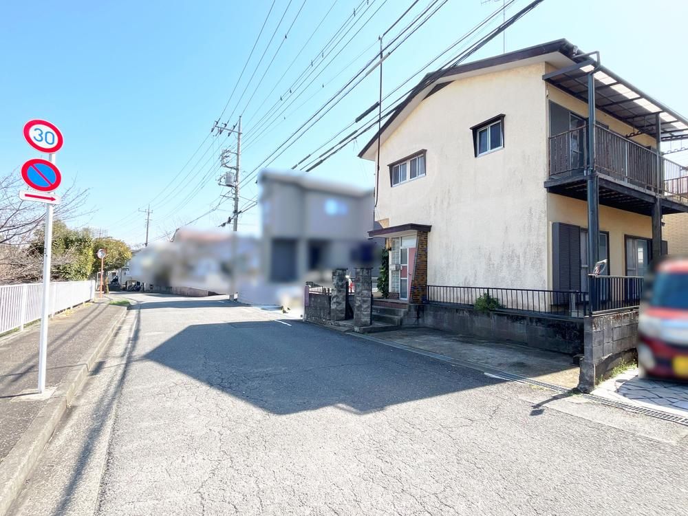 Land for Sale in Hachioji, Tokyo - 99.65m² Plot, No Build Conditions - Thumbnail 2