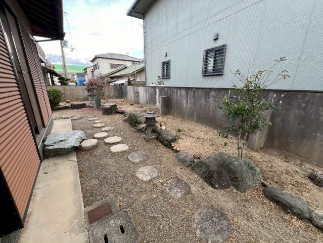 Spacious 5DK Detached House in Wakayama City with Parking - Thumbnail 4