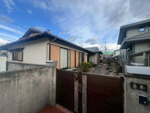 Spacious 5DK Detached House in Wakayama City with Parking - Thumbnail 2