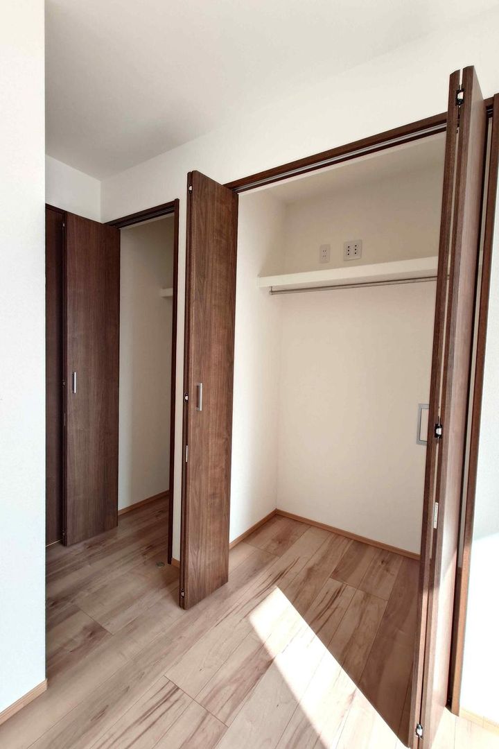 Modern 4LDK House for Sale in Kawaguchi, Saitama - Thumbnail 4