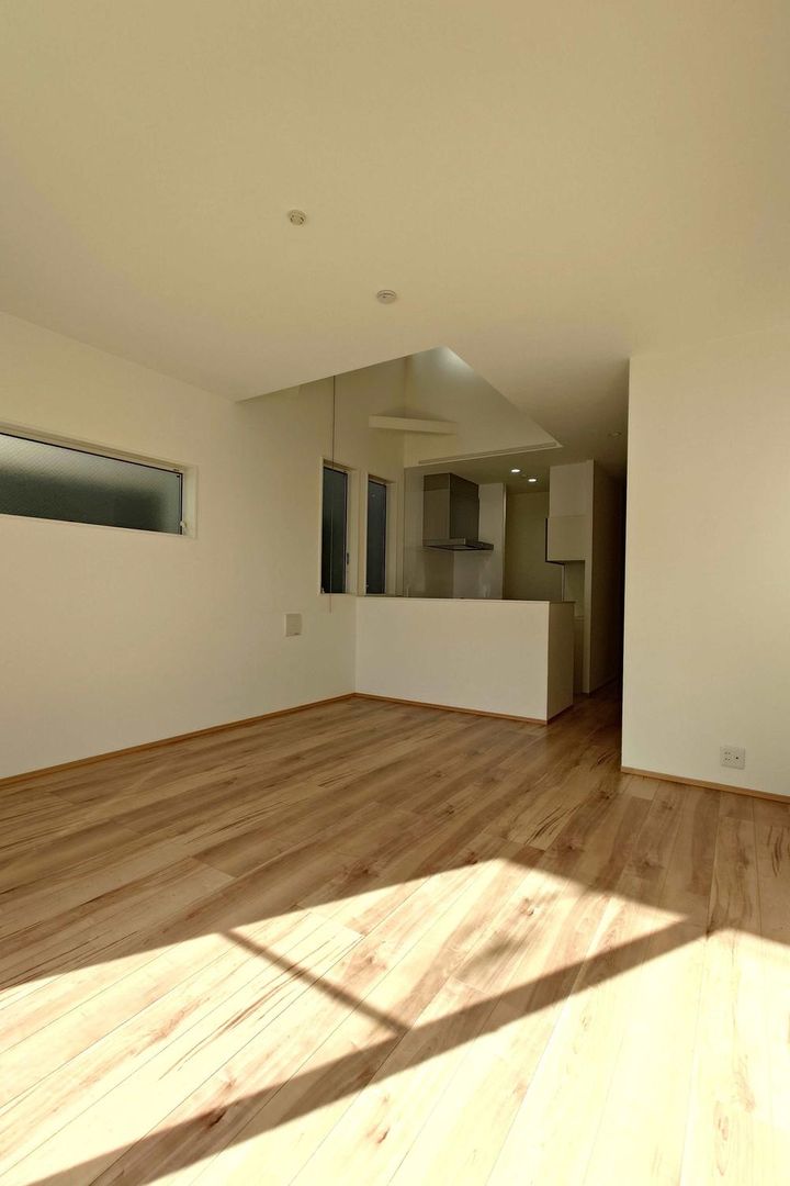 Modern 4LDK House for Sale in Kawaguchi, Saitama - Thumbnail 3