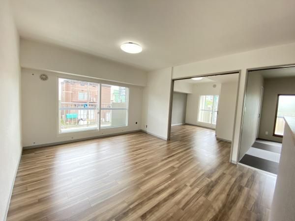 Renovated 3LDK Apartment for Sale in Sapporo Nishi Ward - Thumbnail 4