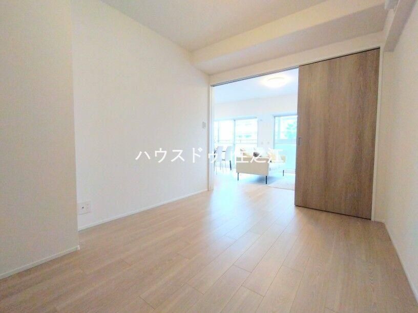 Renovated 2LDK+S Apartment near Kitakagaya Station, Osaka - Thumbnail 3