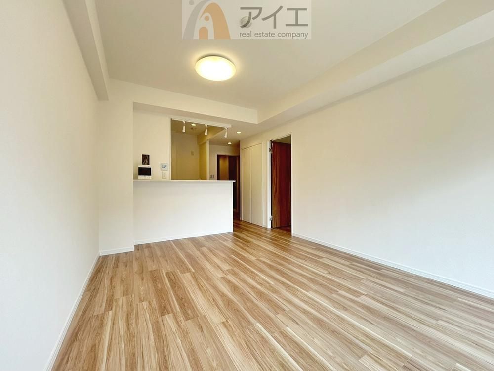 Renovated 2LDK Apartment in Funabashi, Chiba – 55m² - Thumbnail 4