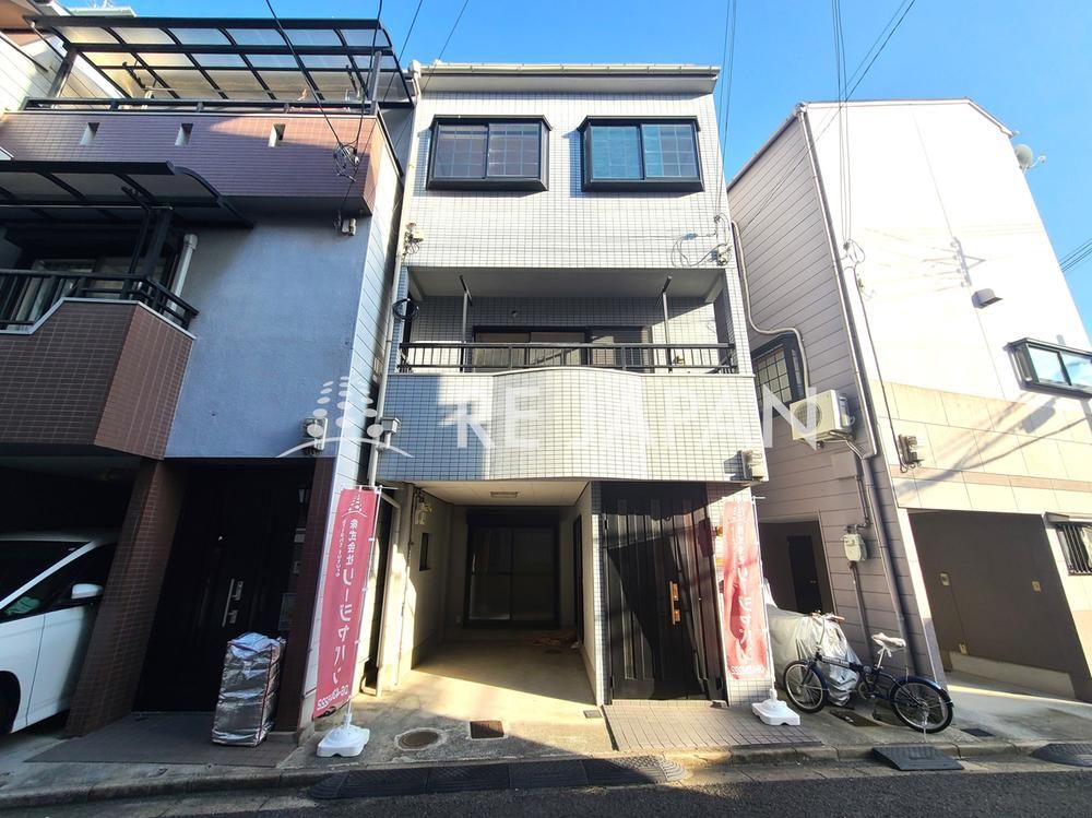 Renovated 4LDK House for Sale in Higashiosaka, Osaka - Thumbnail 2