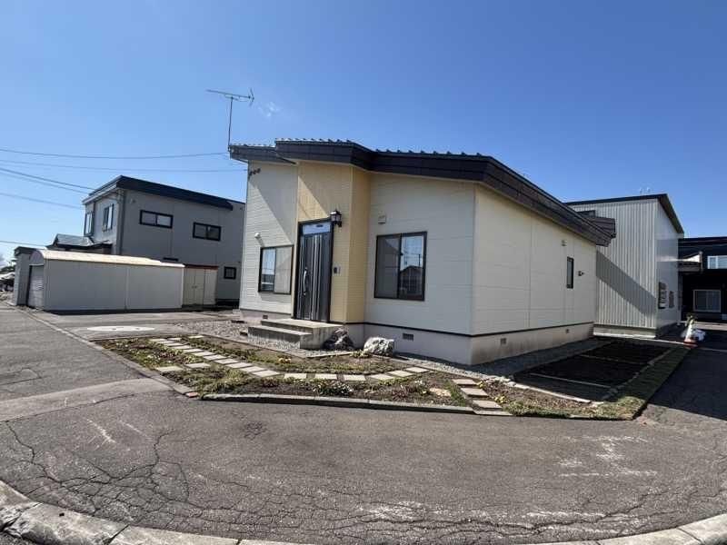 2LLKK Detached House for Sale in Asahikawa, Hokkaido - Thumbnail 3