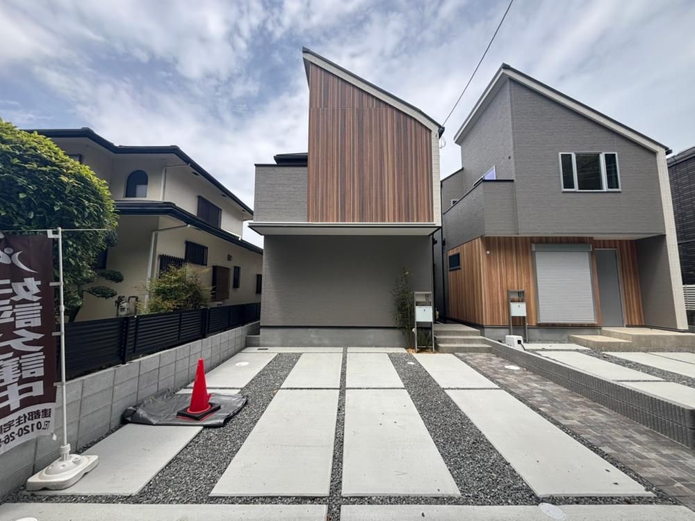 New 3LDK House for Sale in Hirakata, Osaka | 133.36 sqm Land - Thumbnail 2