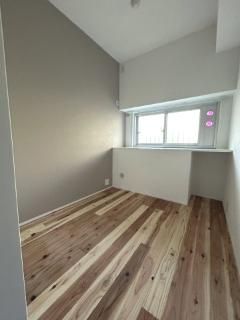 Renovated 2LDK Apartment with Private Garden in Yamato City - Thumbnail 4